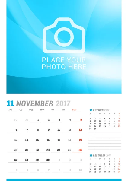 Νοεμβρίου 2017. Μηνιαίο ημερολόγιο τοίχου για το έτος 2017. Διάνυσμα εκτύπωσης πρότυπο σχεδίασης με θέση για φωτογραφία. Ημέρα έναρξης της εβδομάδας Δευτέρα. 3 μήνες στη σελίδα. Πρότυπο για το σχεδιασμό. Σχεδίαση επιστολόχαρτου — Διανυσματικό Αρχείο