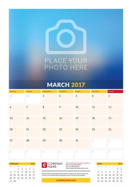 Şubat 2017. Duvar 2017 yıl için aylık takvim. Vektör tasarım yer için fotoğraf yazdırma şablonu. Hafta başlıyor Pazartesi. Sayfa 3 ay. Planlayıcısı şablonu. İleti örneği tasarım