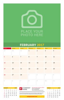 Şubat 2017. Duvar 2017 yıl için aylık takvim. Vektör tasarım yer için fotoğraf yazdırma şablonu. Hafta başlar Pazar. Sayfa 3 ay. Planlayıcısı şablonu. İleti örneği tasarım