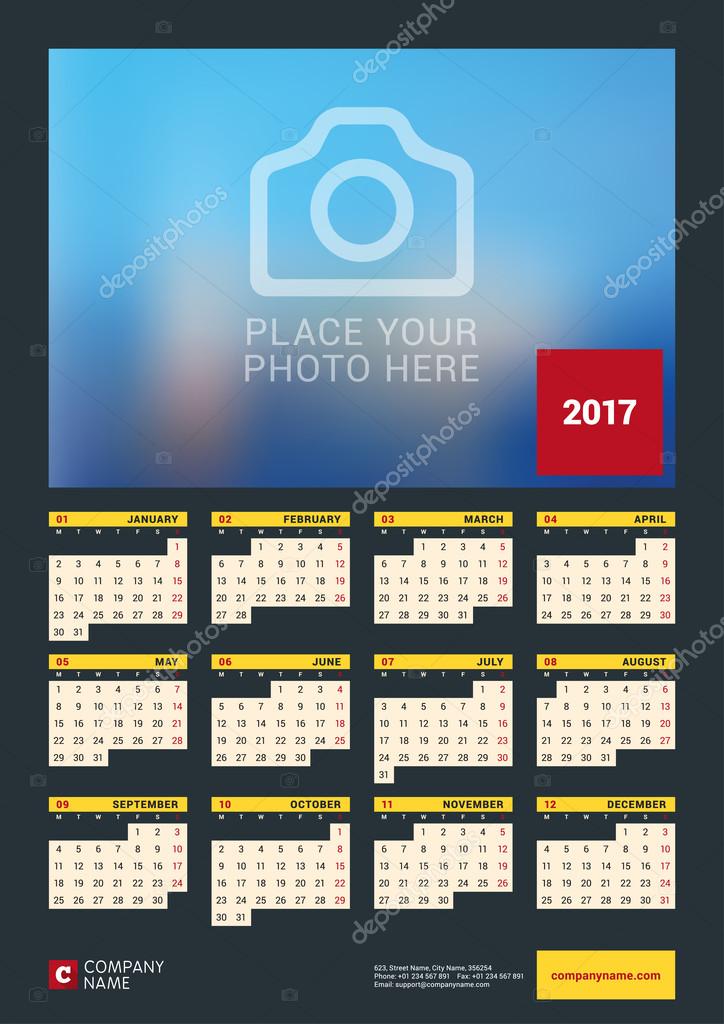 17 年ウォール カレンダー ポスター 写真のための場所を持つベクター デザイン印刷テンプレート 暗い背景 月曜始まり 12 ヶ月 文具デザイン ストックベクター C Mikhailmorosin