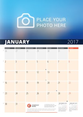 2017 Yılı Duvar Takvimi Planlayıcısı. Fotoğraf ve Notlar için Yer ile Vektör Tasarım Yazdırma Şablonu. Ayın evreleri. Hafta Pazartesi başlar. Sayfada 3 Ay. Ocak 2017