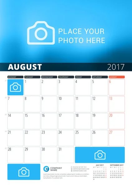Augusztus 2017. Fali naptár Planner sablon a 2017 év. Vektor tervez nyomtatvány mintadeszka-val hely részére fénykép és jegyzék. A hét hétfővel kezdődik. 3 hónap az oldalon — Stock Vector
