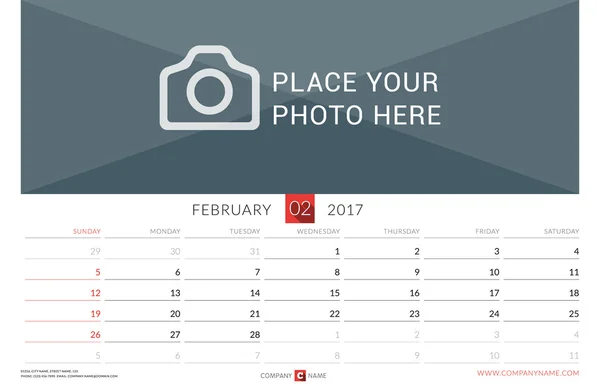 Muro Calendario mensual para 2017 Año. Plantilla de impresión de diseño vector. La semana empieza el domingo. Orientación al paisaje. Febrero — Vector de stock