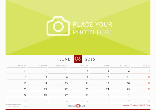 Calendário mensal de parede para 2016 Ano. Modelo de impressão de design vetorial. A semana começa segunda-feira. Orientação Paisagista. Junho — Vetor de Stock