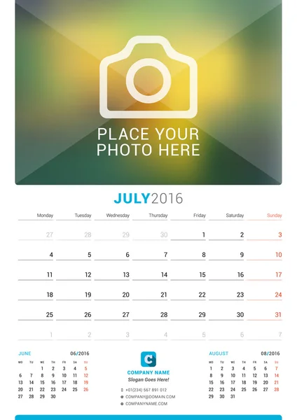 Julho de 2016. Calendário mensal de parede para 2016 Ano. Modelo de impressão de design vetorial com lugar para foto. A semana começa segunda-feira. 3 Meses na página —  Vetores de Stock