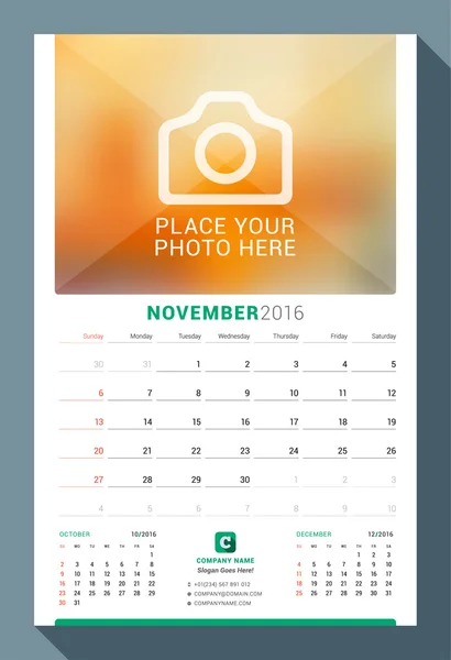 Novembro de 2016. Calendário mensal de parede para 2016 Ano. Modelo de impressão de design vetorial com lugar para foto. A semana começa no domingo. 3 Meses na página —  Vetores de Stock
