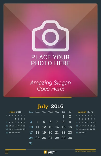 Julho de 2016. Calendário mensal de parede para 2016 Ano. Modelo de impressão de design vetorial com lugar para foto. Fundo escuro. A semana começa no domingo. 3 Meses na página —  Vetores de Stock