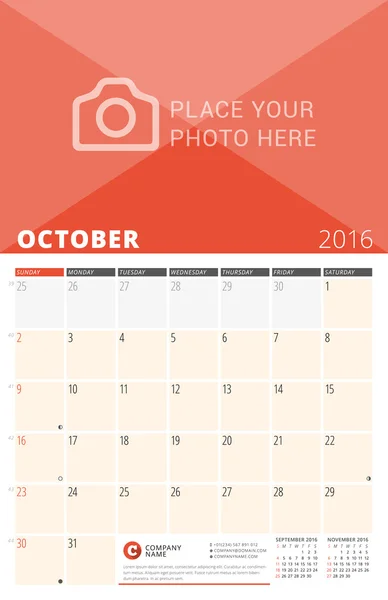 Planejador de calendário de parede para 2016 Ano. Modelo de impressão de design vetorial com lugar para foto e notas. A semana começa no domingo. 3 Meses na página. Outubro de 2016 —  Vetores de Stock