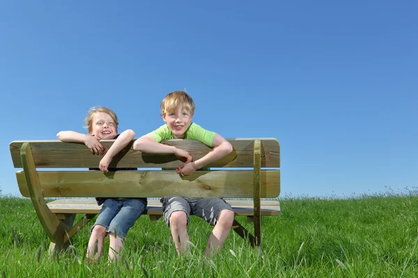 Dos niños felices —  Fotos de Stock