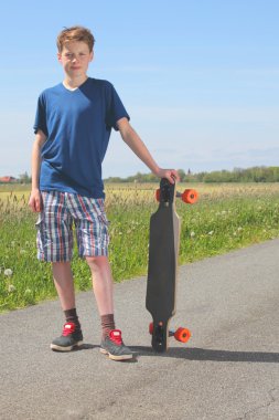 Longboard çocukla
