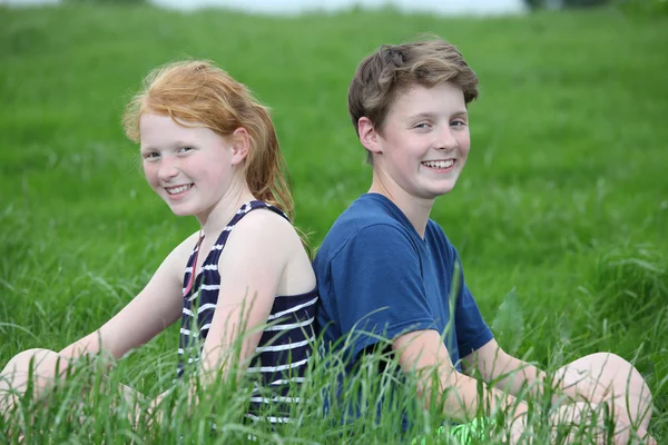 Glückliche Teenager — Stockfoto