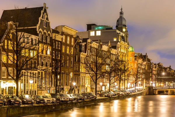 Canal d'Amsterdam aux Pays-Bas — Photo