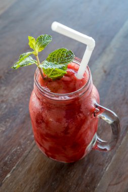 çilek smoothie shake