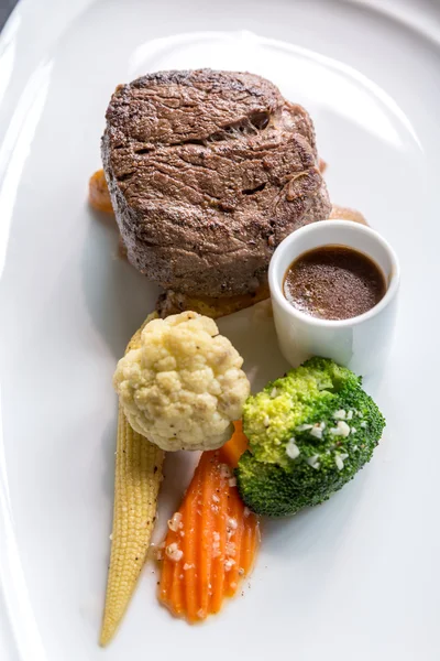 Grilovaný hovězí steak — Stock fotografie