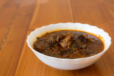 Göbek domuz çorbası