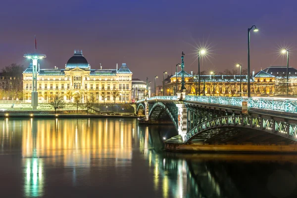 Lyon Egyetem híd Rhone folyó mentén — Stock Fotó