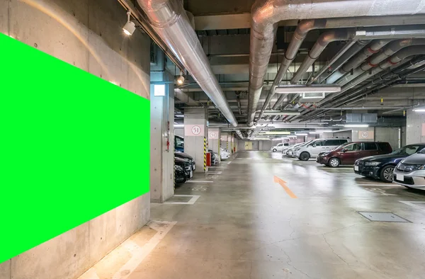 Ondergrondse parkeergarage — Stockfoto