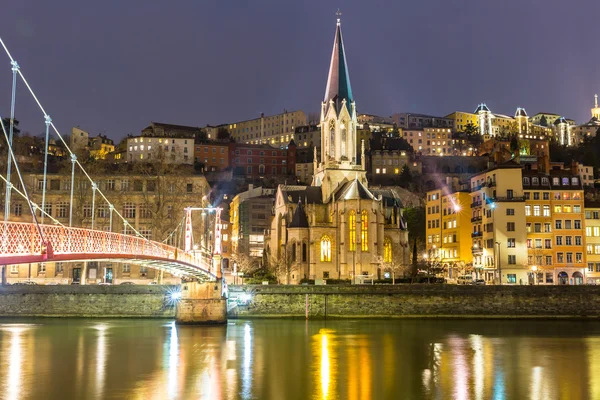 Gece kilisede Lyon