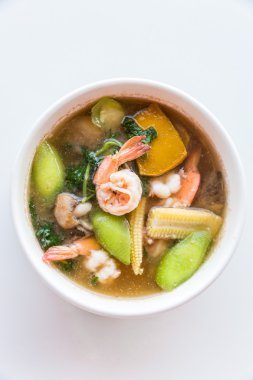 Karışık sebze çorbası