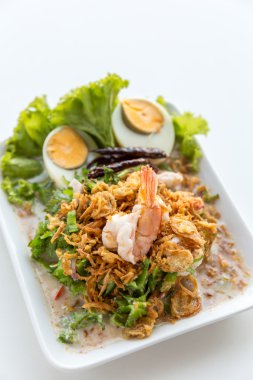 Karides ile kanatlı fasulye salatası