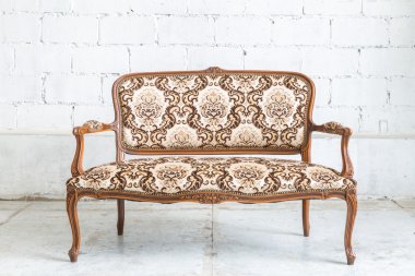 Kahverengi kanepe koltuk