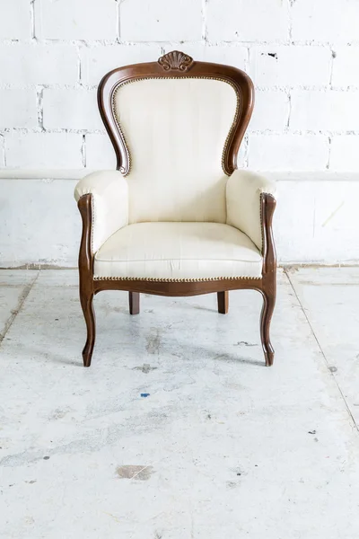 白いレトロな椅子 — ストック写真