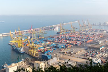 Becelona endüstriyel limanda