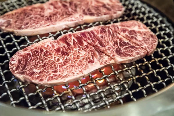 Grilled wagyu Sirloin meat yakiniku — Stock Photo, Image