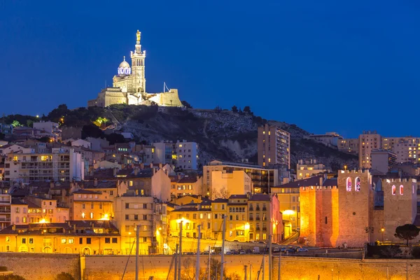De stad Marseille in Frankrijk nachts — Stockfoto