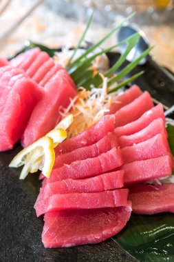 Otoro ton balıklı Sashimi