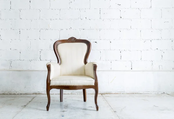 Λευκή καρέκλα ρετρό — Φωτογραφία Αρχείου