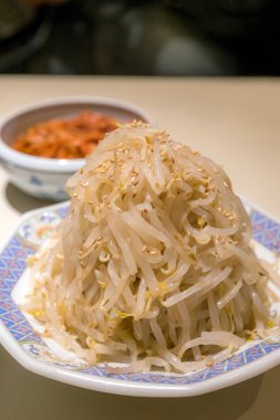 Korece salata fasulye filizi