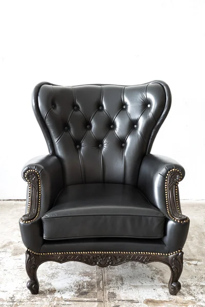 Musta nahka tuoli — kuvapankkivalokuva