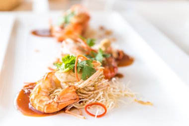 Demirhindi soslu karides