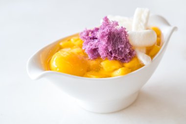 meyve tatlısı mango ile