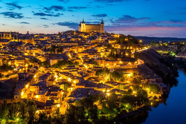 Толедо міський пейзаж з Альказар — стокове фото