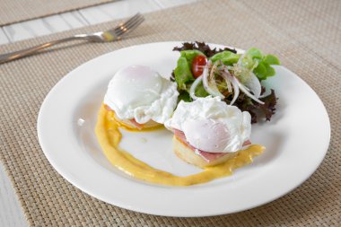 Benedict yumurtaları.