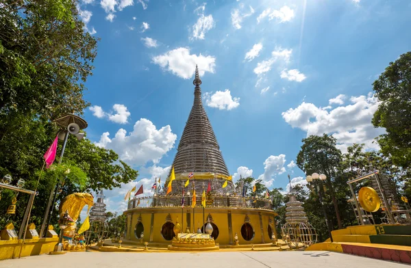 Thajsko pagoda z nerezové oceli — Stock fotografie