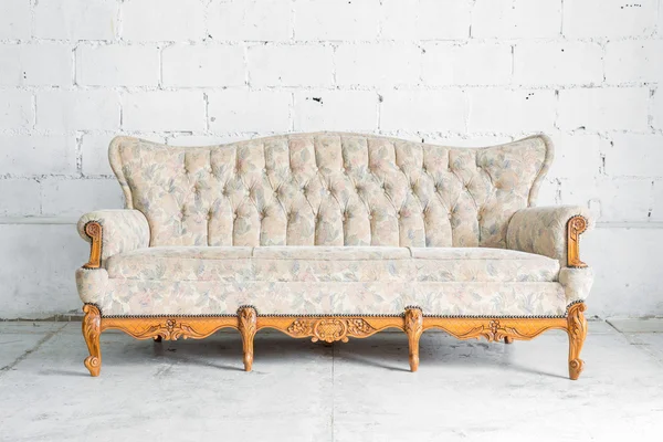 Sofá de estilo clássico — Fotografia de Stock