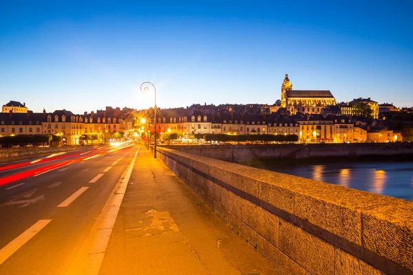 Blois med Cathedral Frankrike i skymningen — Stockfoto