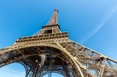 Eyfel Kulesi Paris yaz