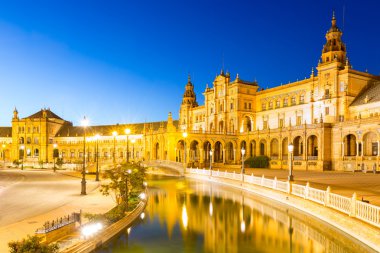 Sevilla plaza İspanya alacakaranlıkta