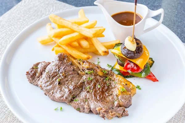 Grilovaný hovězí steak — Stock fotografie