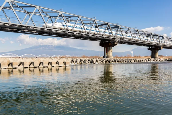 Shinkansen i góry Fuji — Zdjęcie stockowe