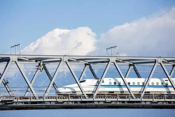 Shinkansen i góry Fuji — Zdjęcie stockowe