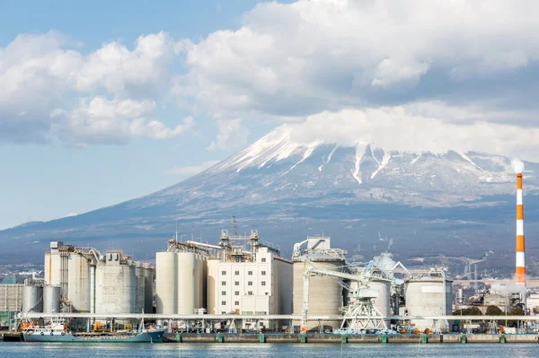Mountain Fuji and Factory — Stock Photo, Image