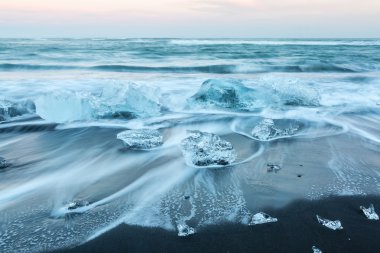 İzlanda'daki buzdağı beach