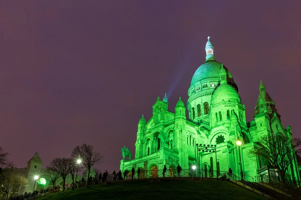 Sacre Coeur em Montmartre em Paris à noite — Fotografia de Stock