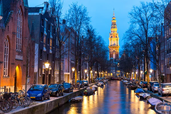 Південна Zuiderkerk церкву в Амстердамі в сутінках — стокове фото