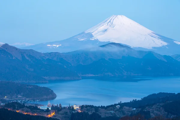 Montagna Fuji vicino al lago Hakone all'alba — Foto Stock